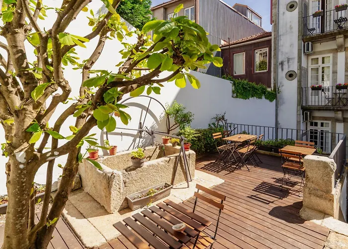 Porto Lounge & Guesthouse By Host WiseHostel